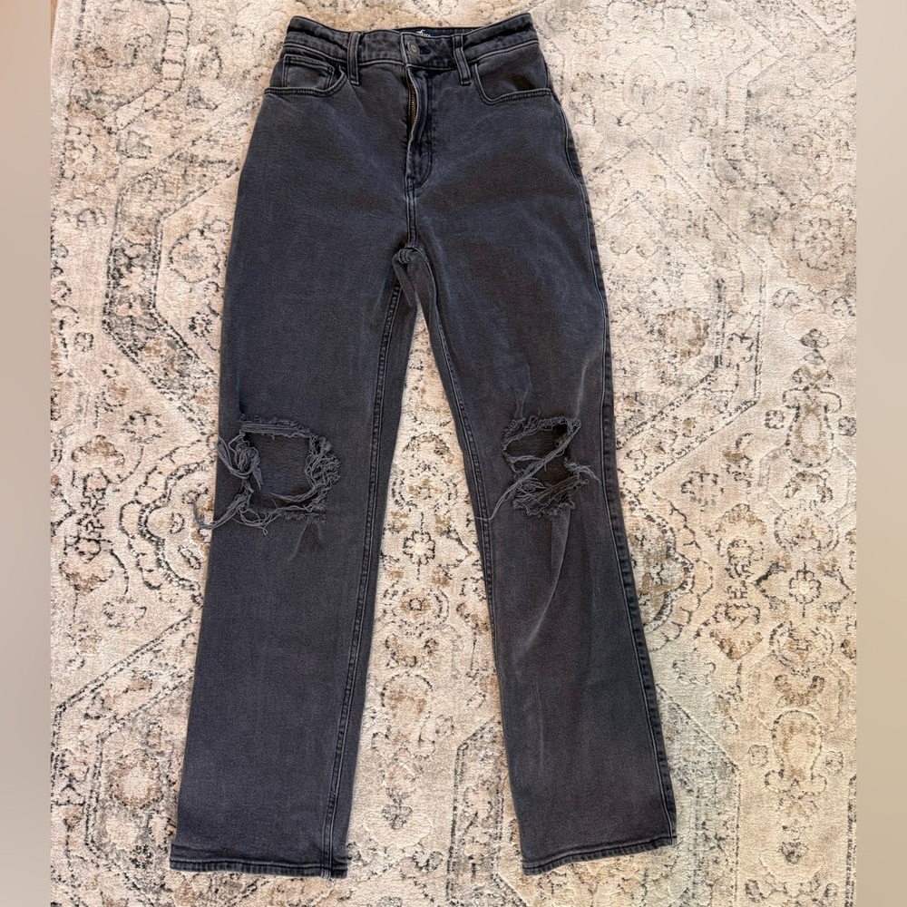 Women’s Hollister ultra high rise dad jean size 24.